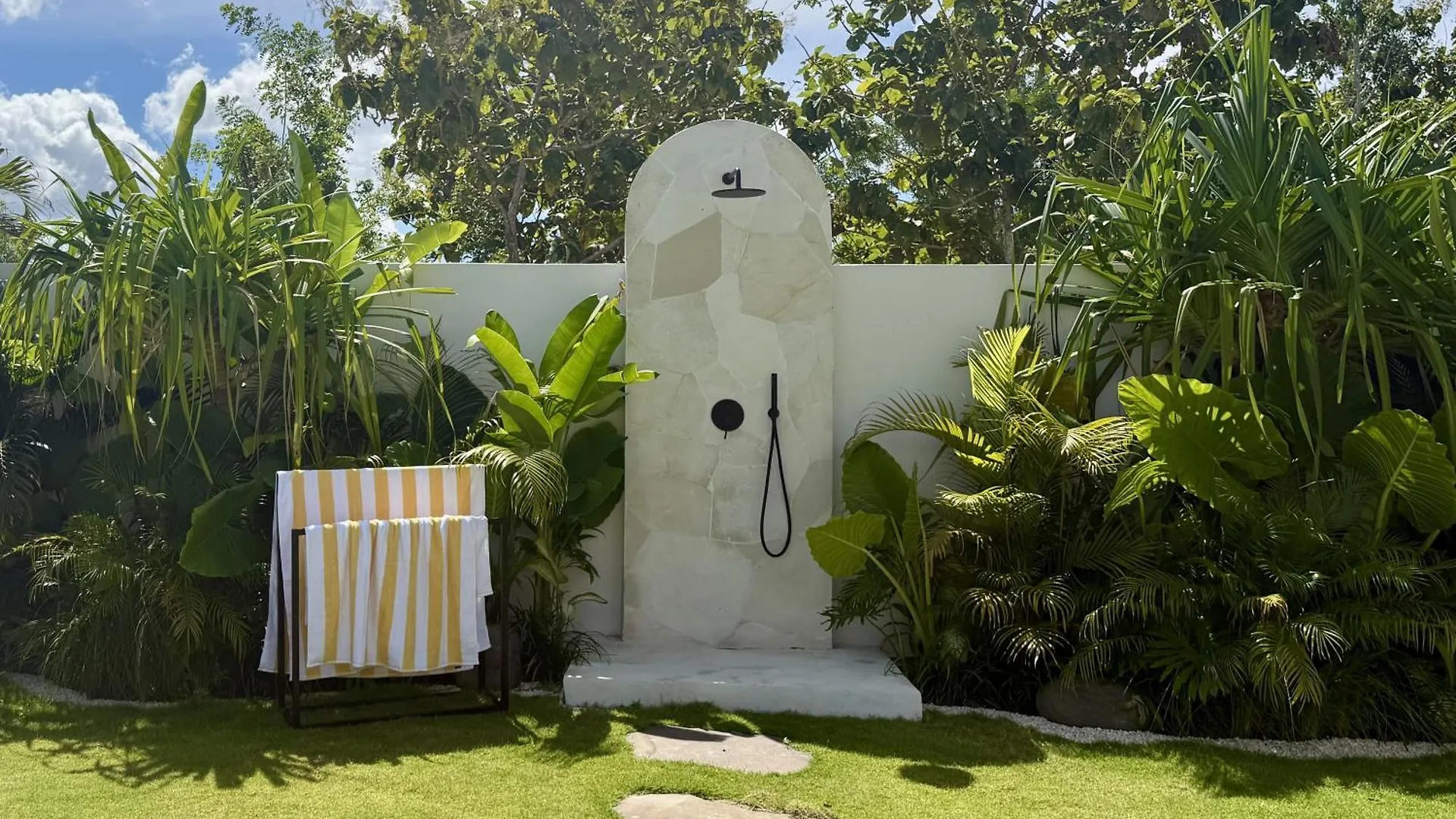 Dolce Villas In Bingin Uluwatu   Uluwatu (Bali)