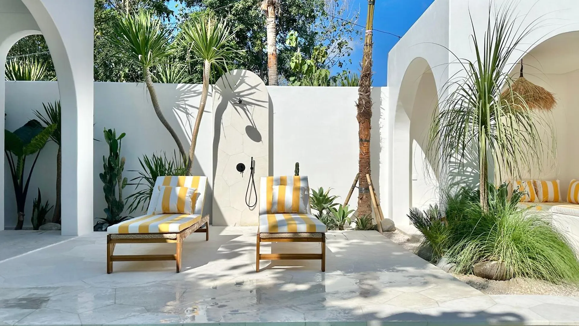 Dolce Villas In Bingin Uluwatu  Uluwatu (Bali)